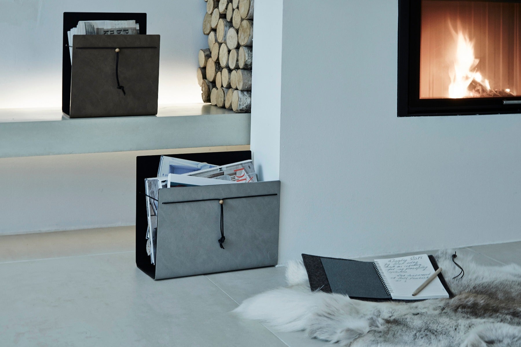 Lind DNA Magasinholder, nupo sort - 31x25x11 cm. - Bahne